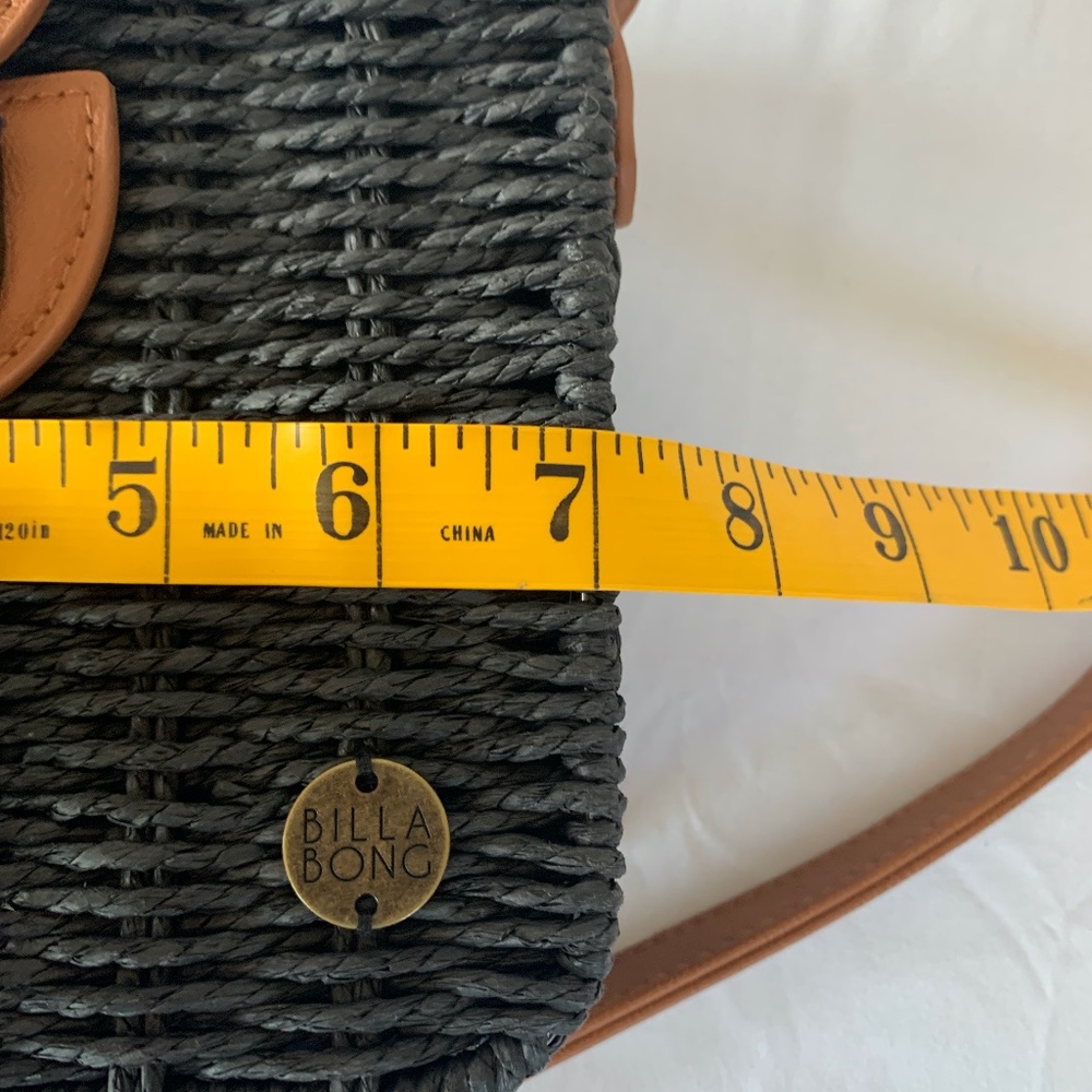 Billabong Purse Jabgibgi "Gimme Some" Straw Purse in Black - Picture 10 of 12